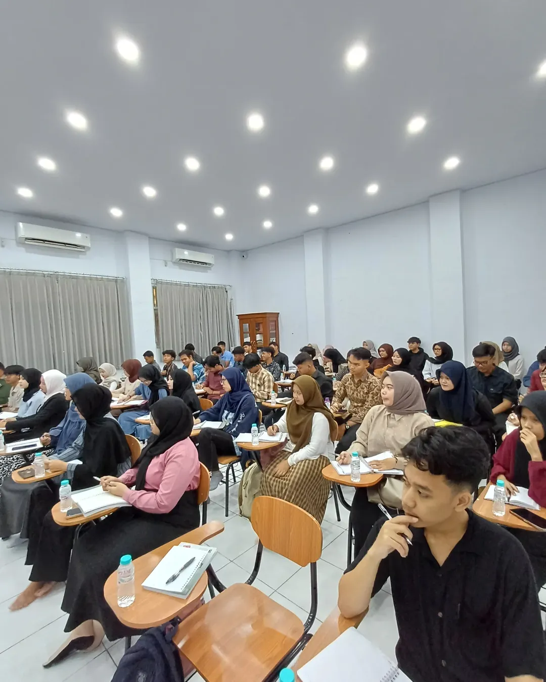 Kuliah Hukum Islam, di Ponpes Manbaul Ulum Cirebon